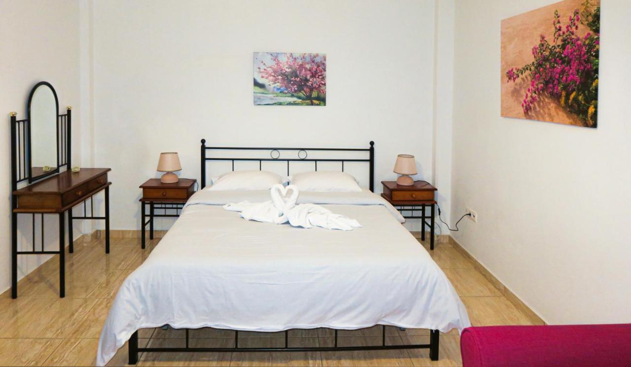 Kallisti Apartments Skiathos Town Exterior photo